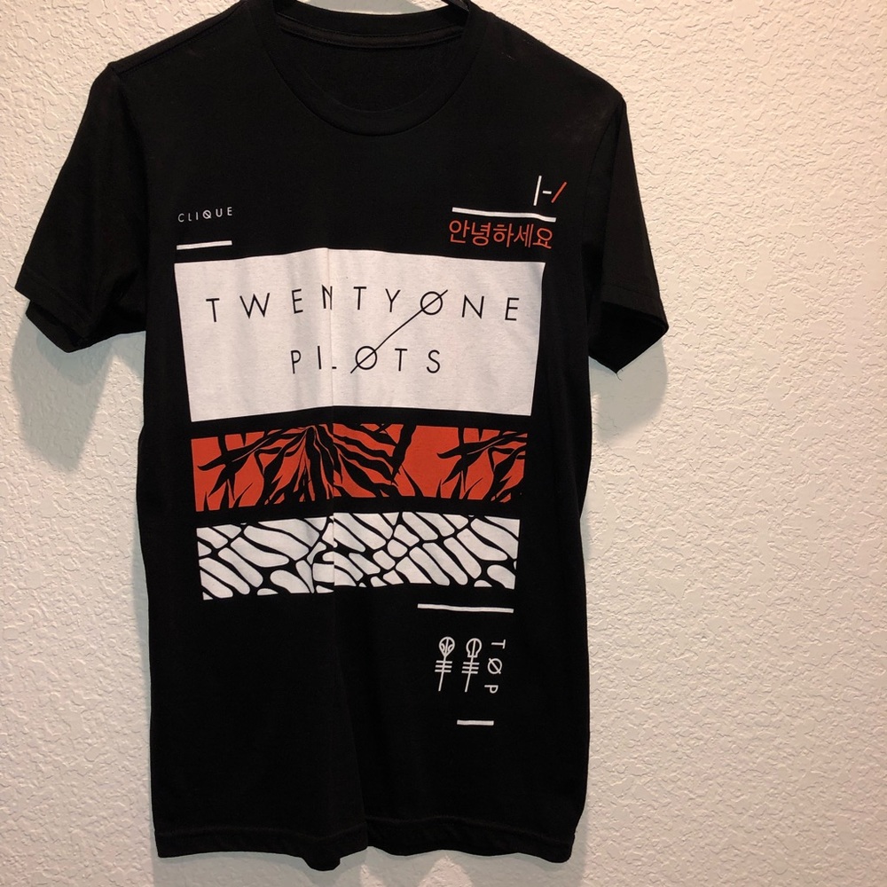 Twenty one pilots tee
